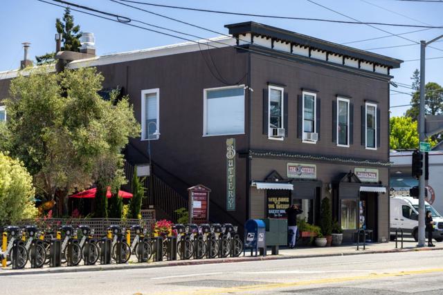 123 Reed Way, Santa Cruz CA: https://media.crmls.org/mediaz/69a737e3-e870-473f-b02b-f7c0a8802024.jpg