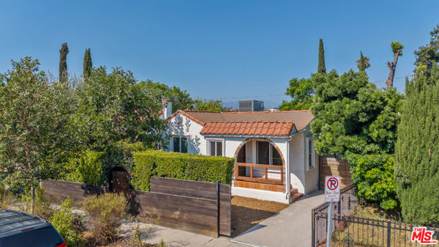 4031 Edenhurst Avenue, Los Angeles CA: https://media.crmls.org/mediaz/69a74eca-2242-4094-8125-db9fefe51325.jpg