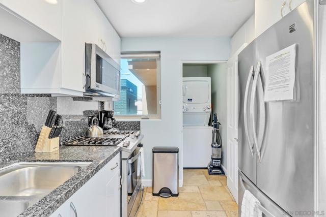 719 Manhattan Ct, San Diego CA: https://media.crmls.org/mediaz/69a7757e-41d8-4b29-b6c3-a90096bfa79f.jpg