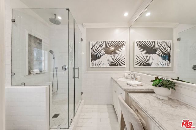 2107 Coldwater Canyon Drive, Beverly Hills CA: https://media.crmls.org/mediaz/69a7a69e-6ae1-4103-94e7-6d9764789f26.jpg
