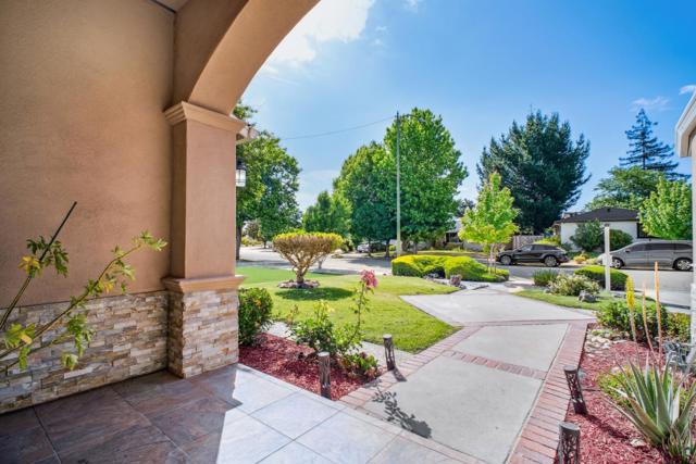 689 Springwood Drive, San Jose CA: https://media.crmls.org/mediaz/69a7b44f-8f02-46db-a708-e8585282c28e.jpg
