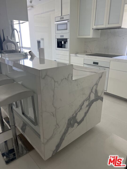 201 Ocean Avenue, Santa Monica CA: https://media.crmls.org/mediaz/69a7dae8-4263-4a26-aea5-929d121d7baa.jpg