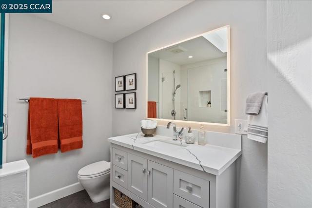 5 Doral Dr, Moraga CA: https://media.crmls.org/mediaz/69a9868d-abe9-4371-a9d2-d0885373d9fc.jpg