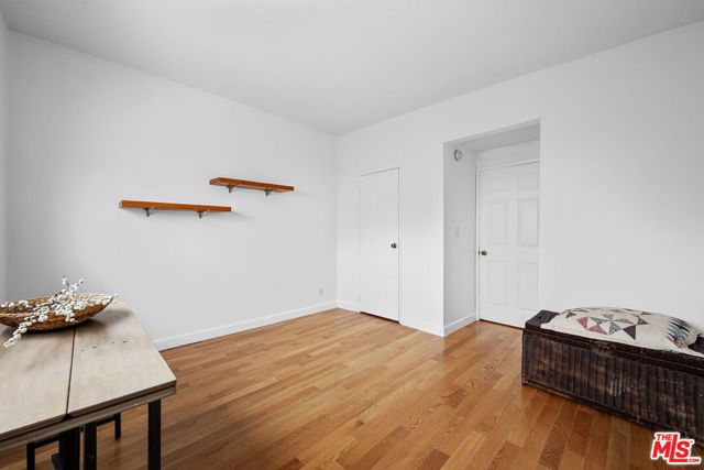 1225 Washington Avenue, Santa Monica CA: https://media.crmls.org/mediaz/69a9d19c-3d4f-4b04-9364-2d49891398f0.jpg