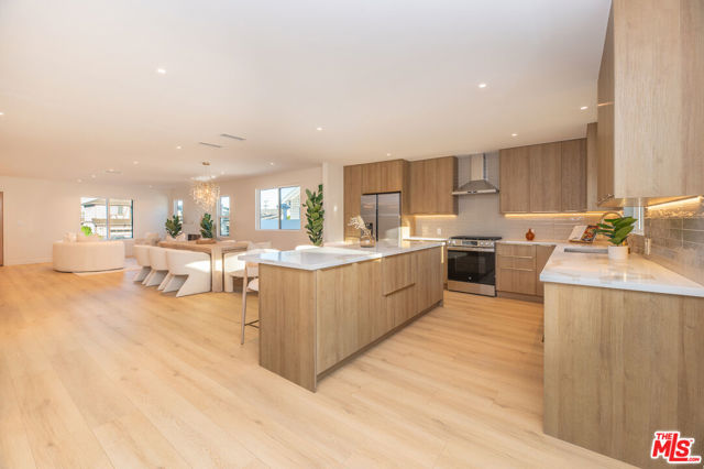 5325 S Victoria Avenue, Los Angeles CA: https://media.crmls.org/mediaz/69ab1a40-c915-40cc-8464-d554a586327c.jpg