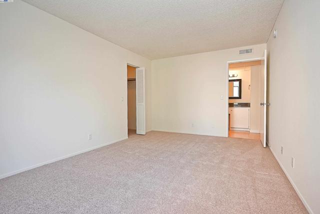 320 N Civic Dr, Walnut Creek CA: https://media.crmls.org/mediaz/69ab4a18-a7bd-4980-99af-35930291493f.jpg