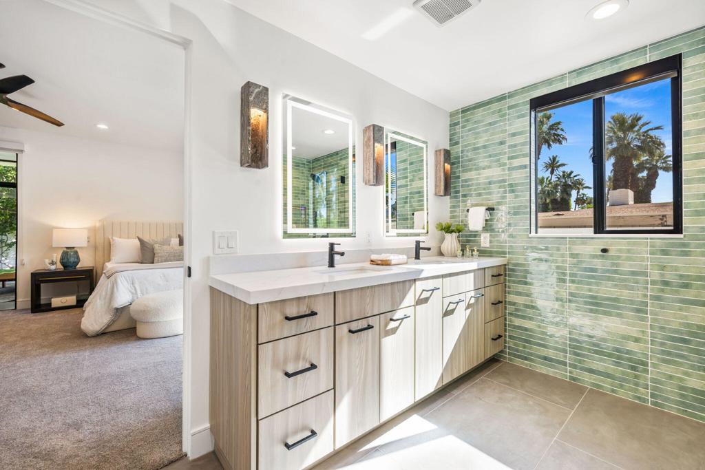https://media.crmls.org/mediaz/69abcc15-83f1-4954-8804-bb79b5257af6.jpg?preset=X-Large