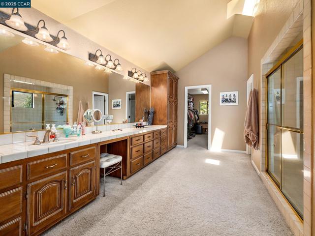 4640 Kingswood Dr, Danville CA: https://media.crmls.org/mediaz/69abcc75-d4fb-4098-bd50-237901d53038.jpg
