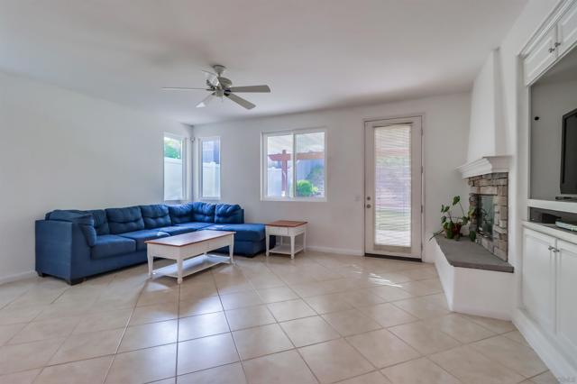 32411 Cassino Court, Temecula CA: https://media.crmls.org/mediaz/69ac78db-a5c1-4747-9724-dac763536584.jpg