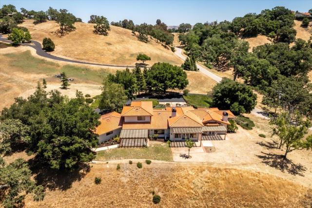 9400 Corriente Road, Atascadero CA: https://media.crmls.org/mediaz/69ac9768-c90e-43f6-9e2f-574b84181962.jpg