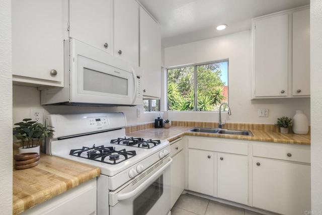 Detail Gallery Image 11 of 31 For 4564 Quailridge Dr, Oceanside,  CA 92056 - 2 Beds | 1 Baths