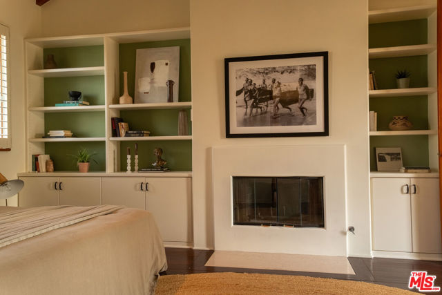 416 Carroll Canal, Venice CA: https://media.crmls.org/mediaz/69ad3dcb-2628-47bc-809a-1c128fec3ccb.jpg