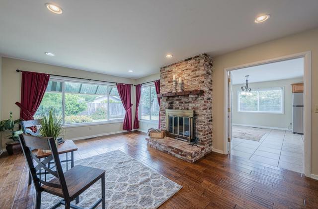 914 Junipero Way, Salinas CA: https://media.crmls.org/mediaz/69ad6516-8162-4668-bde0-40f8b27f96a2.jpg