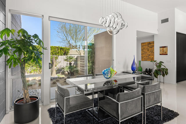 1069 Azure Court, Palm Springs CA: https://media.crmls.org/mediaz/69aee98b-58f1-432a-ae31-df573c196df5.jpg