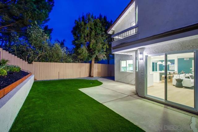 10415 Mesa Madera Dr, San Diego CA: https://media.crmls.org/mediaz/69af0a32-3b4f-4013-a5ac-769f38eaf4dc.jpg