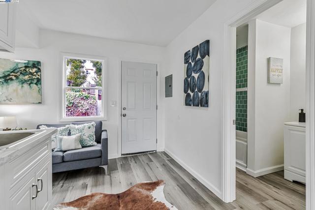 9700 Macarrthur Blvd., Oakland CA: https://media.crmls.org/mediaz/69af9b6a-912b-4e9e-b9f1-f93267acccbb.jpg