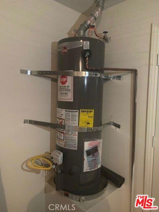 14055 Montecito Drive, Victorville CA: https://media.crmls.org/mediaz/69b03ec2-23f4-423b-b1e1-790e399cca4e.jpg