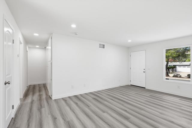 Detail Gallery Image 8 of 28 For 13641 Carriage Rd, Poway,  CA 92064 - 3 Beds | 2 Baths