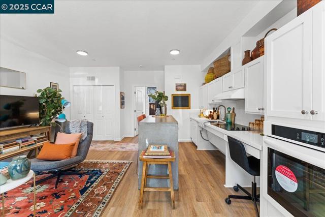 100 Esperanza Place, Walnut Creek CA: https://media.crmls.org/mediaz/69b184f0-6a0b-4f57-b11b-6fe14d04edbd.jpg