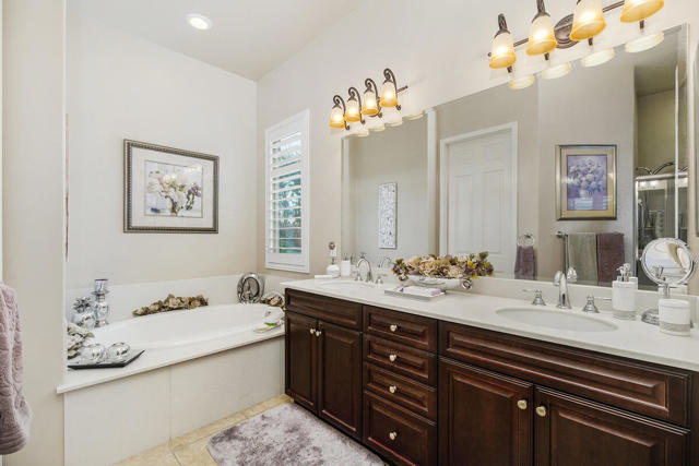81390 Corte Trigo, Indio CA: https://media.crmls.org/mediaz/69b25120-0299-41c8-a5bf-8ee7a76ee503.jpg