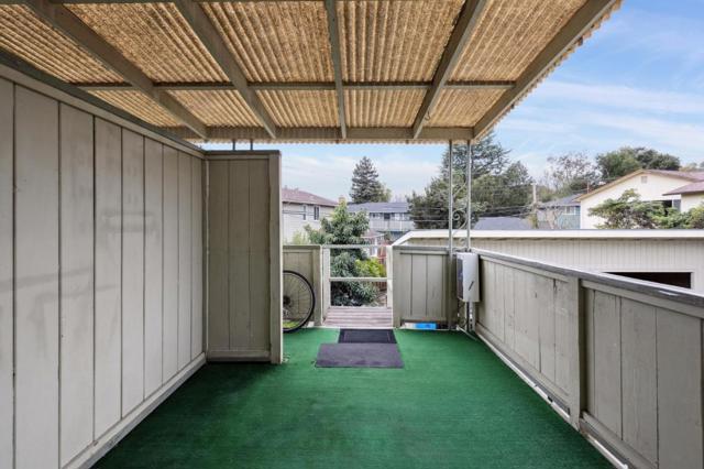 15 Kent Place, Menlo Park CA: https://media.crmls.org/mediaz/69b2c58b-33df-4bb3-b00d-ece4306bf8d8.jpg