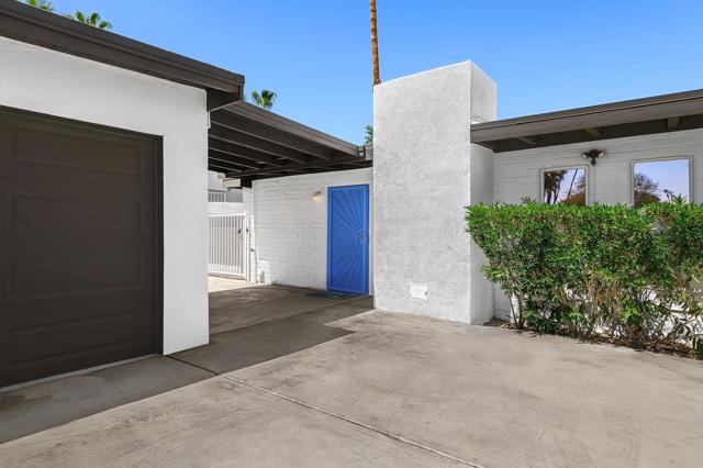 44809 Portola Avenue, Palm Desert CA: https://media.crmls.org/mediaz/69b2f585-eedb-48e0-9927-dfaf0b1a351e.jpg