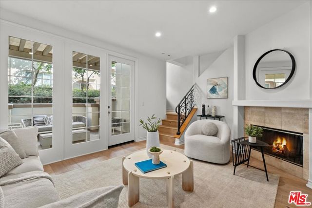 5935 Playa Vista Drive, Playa Vista CA: https://media.crmls.org/mediaz/69b366b2-5989-4320-8cfa-9eaa782ec434.jpg