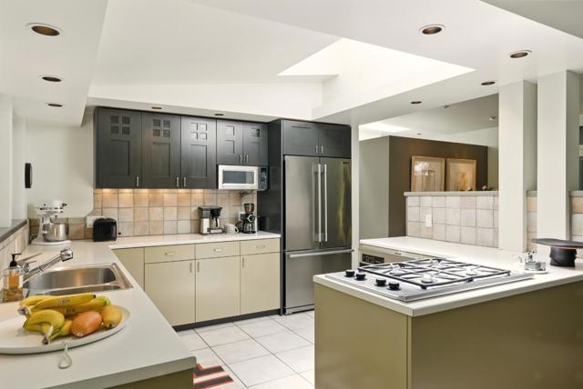 964 Colonial Lane, Palo Alto CA: https://media.crmls.org/mediaz/69b41b33-d21a-4622-89ce-73680e299181.jpg