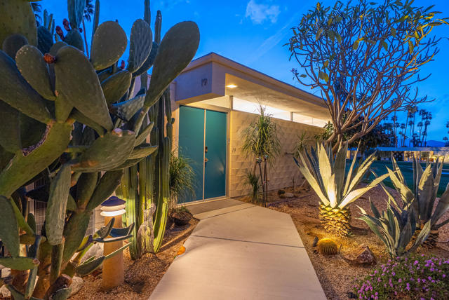 19 Westlake Drive, Palm Springs, CA 92264
