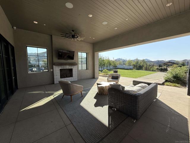 27983 Moosa Creek Way, Valley Center CA: https://media.crmls.org/mediaz/69b59a1d-0f89-49ba-8149-ba5bdd84a2f3.jpg