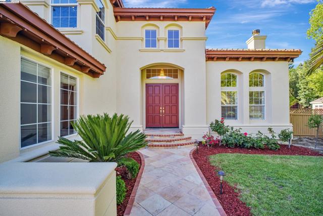 744 Bodega Ct, Fremont CA: https://media.crmls.org/mediaz/69b59e39-b3e2-43df-93d6-4d7434a4713c.jpg