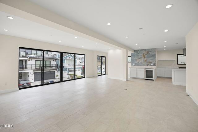 1194 Kingston Lane, Ventura CA: https://media.crmls.org/mediaz/69b5c845-518a-49ae-8453-a7c1870644cc.jpg
