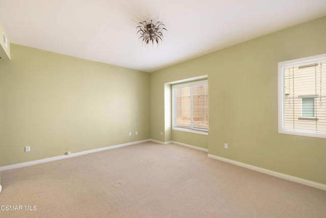 485 Country Club Drive, Simi Valley CA: https://media.crmls.org/mediaz/69b5e433-5c9b-4d50-bf6f-1670bb178bb1.jpg