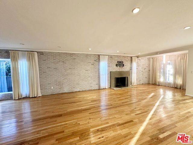 1246 N Genesee Avenue, West Hollywood CA: https://media.crmls.org/mediaz/69b611ea-0ac8-458f-b4ef-e25574556fae.jpg