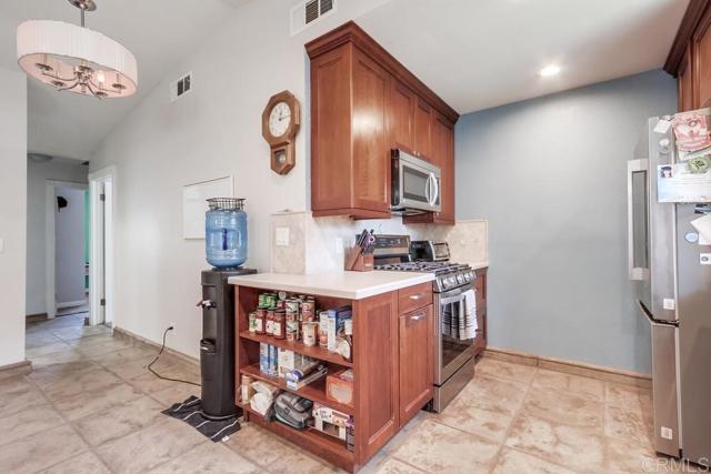 Detail Gallery Image 12 of 33 For 415 3rd St, Ramona,  CA 92065 - 3 Beds | 2 Baths