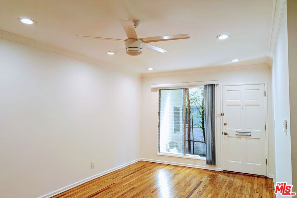 827 Lincoln Boulevard #D
