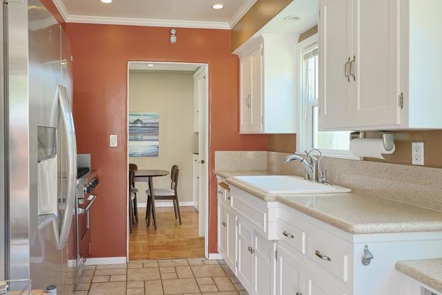 518 5th Street, Coronado CA: https://media.crmls.org/mediaz/69b63a5d-f46c-4919-bac2-e1a4a7e608aa.jpg