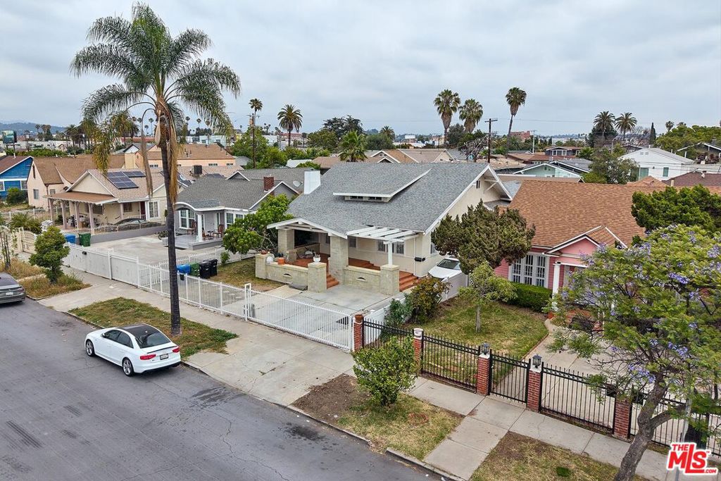 136 N Serrano Avenue