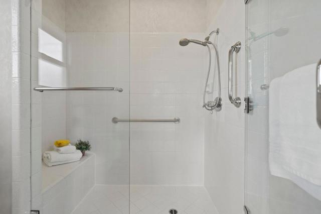 46 Eugenia Way, Hillsborough CA: https://media.crmls.org/mediaz/69b6661f-e982-458a-a2b2-8e461779cbc5.jpg
