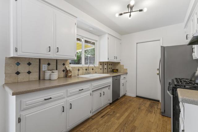 1471 Rock Springs, Escondido CA: https://media.crmls.org/mediaz/69b742c8-65f8-46af-be95-3d8f1c49738c.jpg