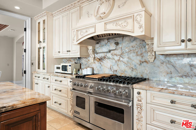 2428 Oak Canyon Place, Escondido CA: https://media.crmls.org/mediaz/69b7defa-13b5-478e-b065-13e6bf3757c6.jpg