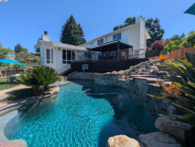 324 Merrilee Place, Danville CA: https://media.crmls.org/mediaz/69b82448-4fcd-4a39-9dc7-2ce7a91f4c96.jpg