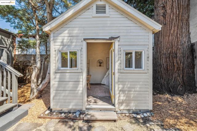 2705 Mathews St, Berkeley CA: https://media.crmls.org/mediaz/69b89cff-fceb-43b0-a17e-5186fae509da.jpg