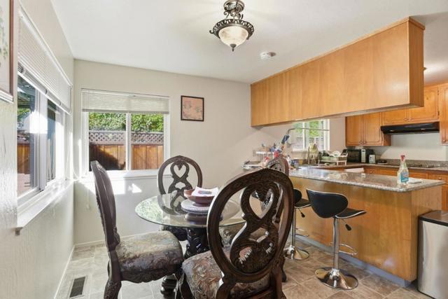 503 W Fox Court, Redwood City CA: https://media.crmls.org/mediaz/69b96f7b-b04b-4985-960b-0a77ce64d64a.jpg