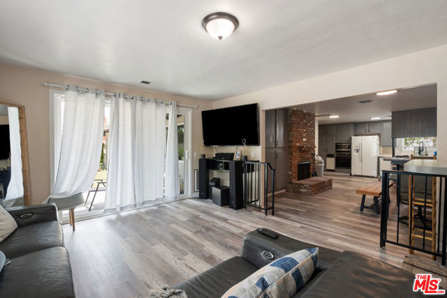 43818 Halcom Avenue, Lancaster CA: https://media.crmls.org/mediaz/69ba091d-9cbf-4337-bdd3-ac334a5efa1d.jpg