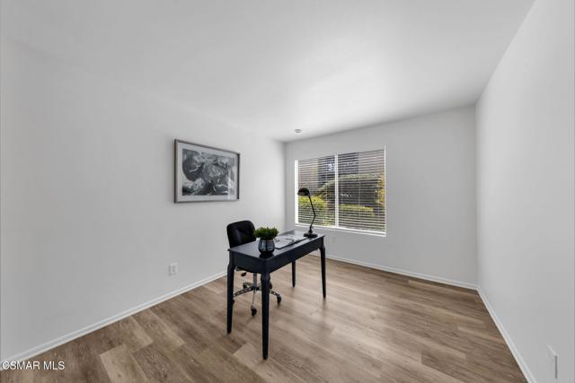 224 Oakleaf Drive, Thousand Oaks CA: https://media.crmls.org/mediaz/69ba9f25-142f-41a0-8eea-c3cd76248167.jpg