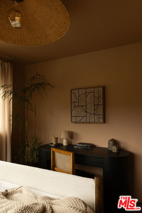 https://media.crmls.org/mediaz/69baf097-51cc-43bd-b8fb-42c61f774b09.jpg?preset=X-Large