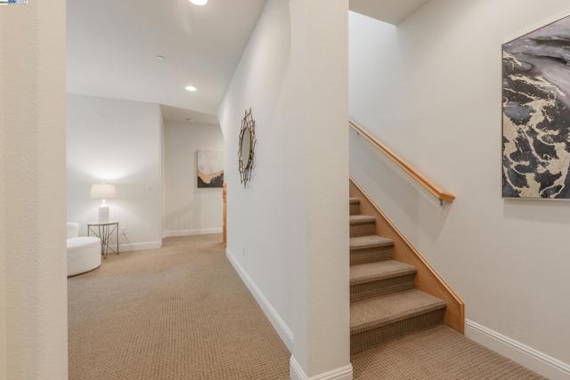 3422 Cinnamon Ridge Rd, San Ramon CA: https://media.crmls.org/mediaz/69bb26cd-af36-4923-a155-aa05b2915328.jpg