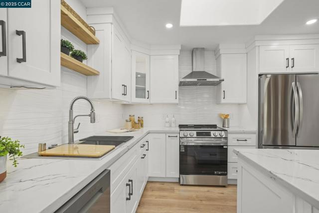 1364 Running Springs Rd, Walnut Creek CA: https://media.crmls.org/mediaz/69bbe91e-efc5-4abb-8201-77eae5531c93.jpg