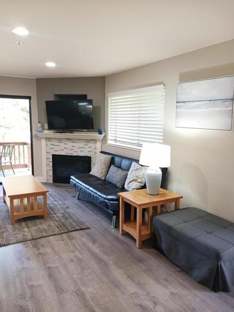 450 Seascape Resort Drive, Aptos CA: https://media.crmls.org/mediaz/69bc5a7d-181f-4d48-9614-4f790575e239.jpg